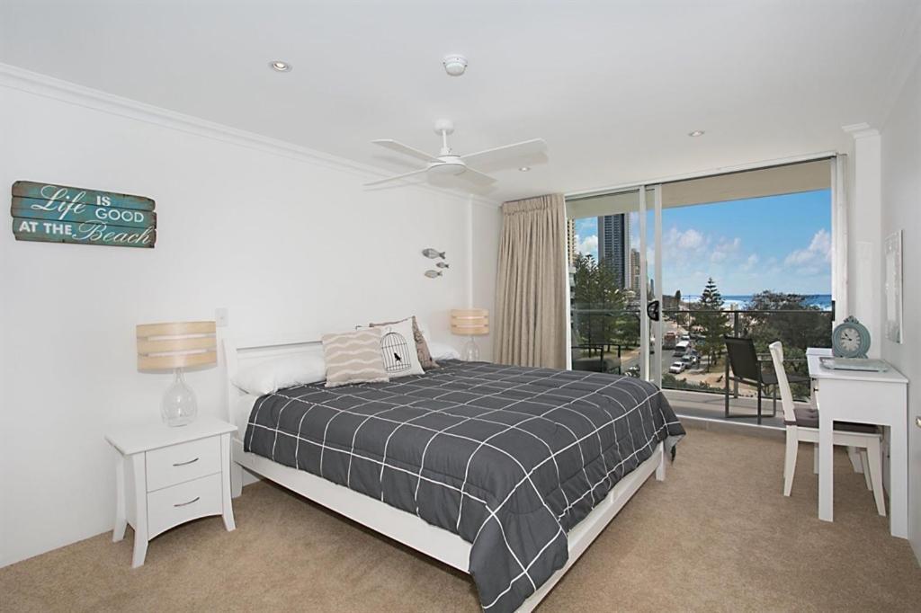 One The Esplanade Apartments On Surfers Paradise โกลด์โคสต์ ภายนอก รูปภาพ