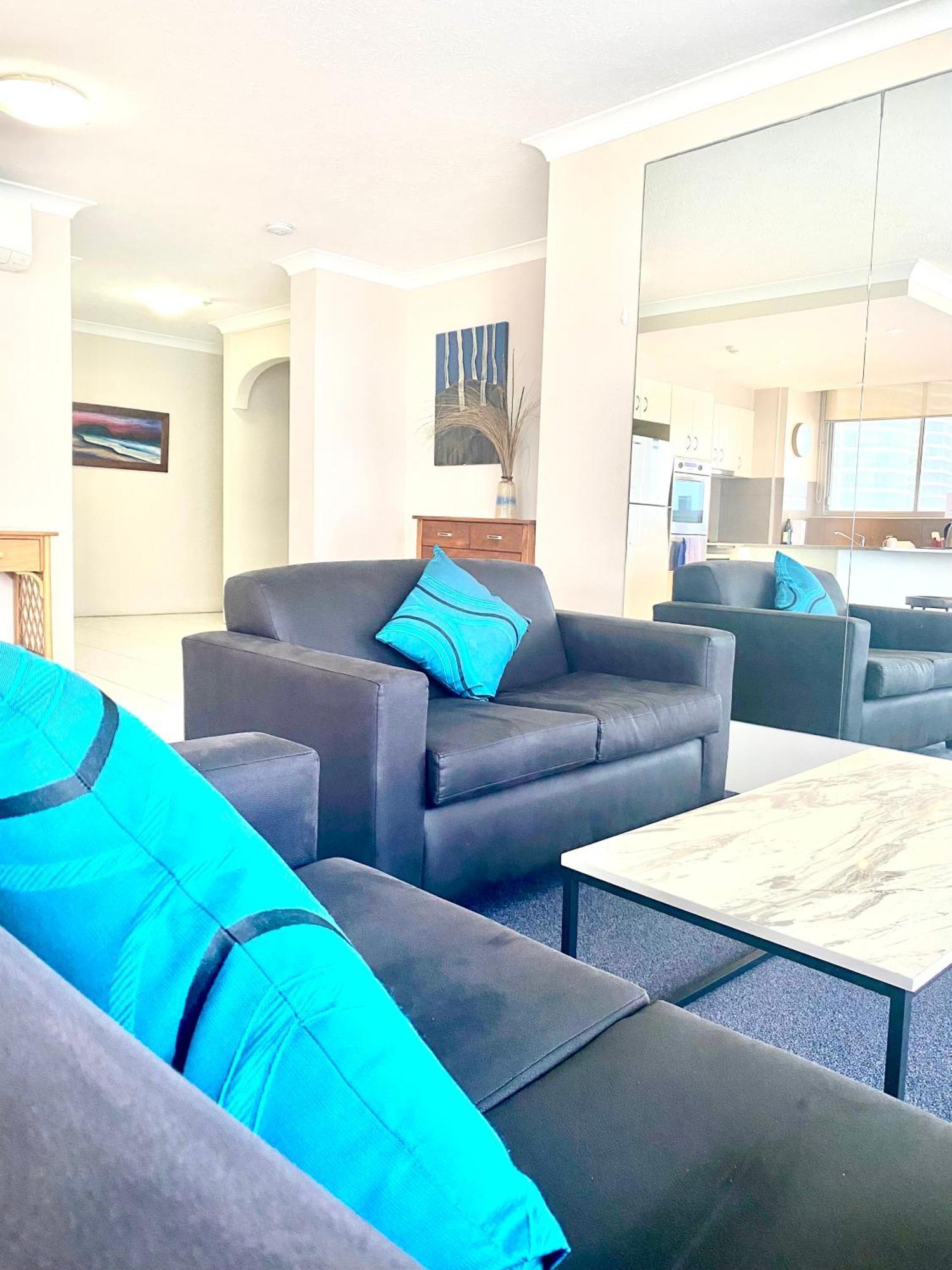 One The Esplanade Apartments On Surfers Paradise โกลด์โคสต์ ภายนอก รูปภาพ